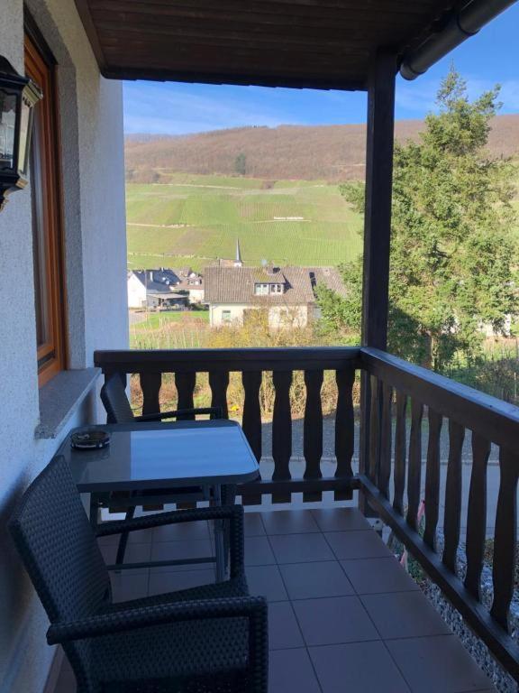 Weingut Lehnert-Spaeter Piesport Extérieur photo
